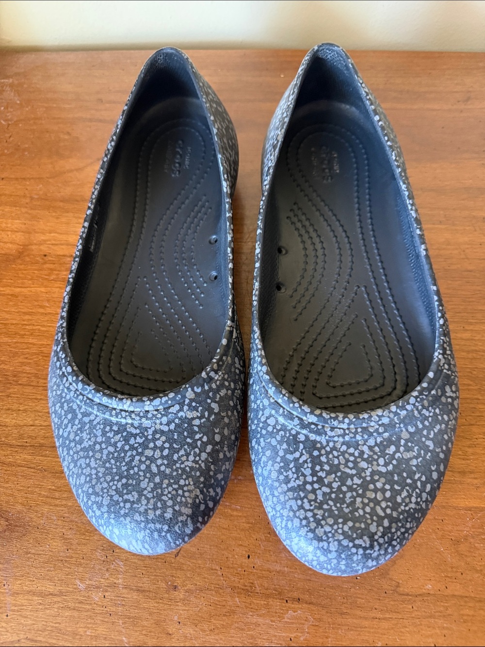 CROCS Women's Gray Speckled Ballet Flats